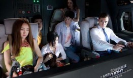 《绝命航班》在线观看,空中惊魂，生死时速的空中逃生之旅